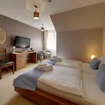 Pensionat Nad Wodospadem & Wellness Jagniatkow 4*