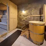 Nad Wodospadem & Wellness Jagniatkow Guest house 4*