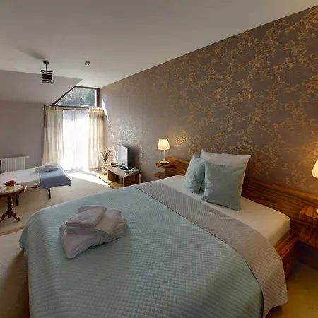 Nad Wodospadem & Wellness Jagniatkow Guest house