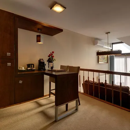Nad Wodospadem & Wellness Jagniatkow 4*