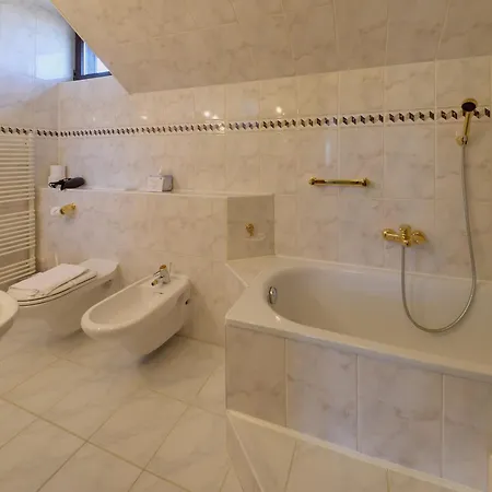 Nad Wodospadem & Wellness Jagniatkow Affittacamere 4*
