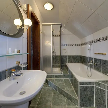 Nad Wodospadem & Wellness Jagniatkow Affittacamere 4*