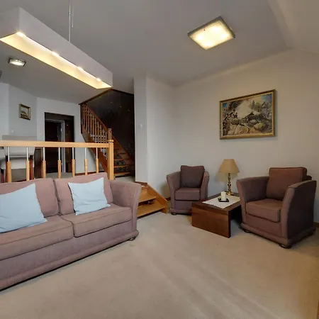 Nad Wodospadem & Wellness Jagniatkow 4*