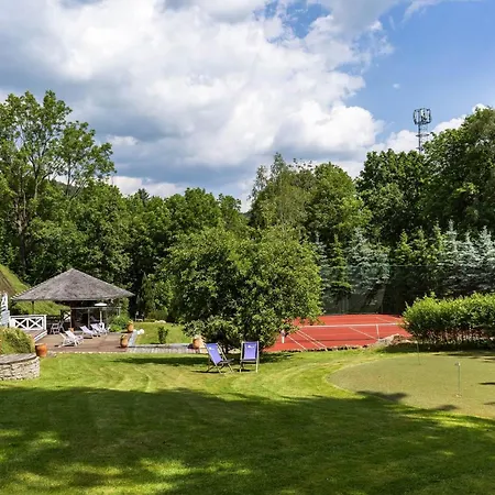 Nad Wodospadem & Wellness Jagniatkow Guest house 4*